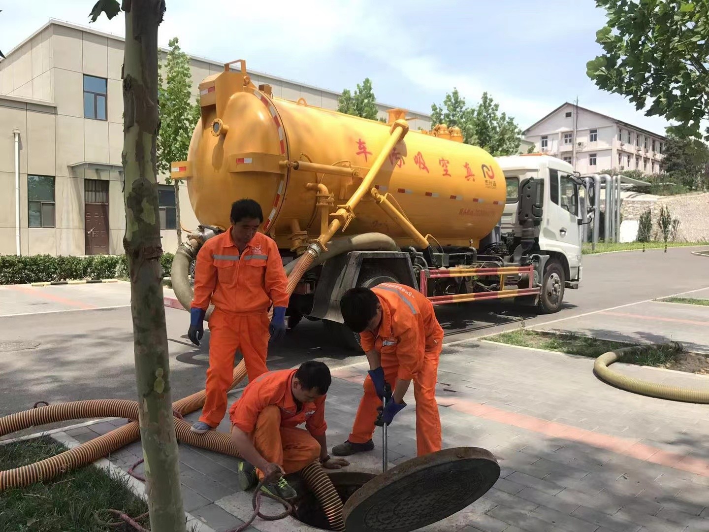 柯桥化粪池清理与5-8吨吸粪车施工效率分析